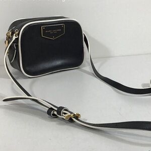 Women’s Marc Jacobs Voyager Black/White Leather Crossbody Bag